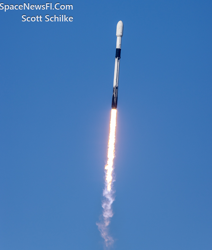 Liftoff MERAH PUTIH 2 Satellite SpaceX Falcon 9 B-1067-17