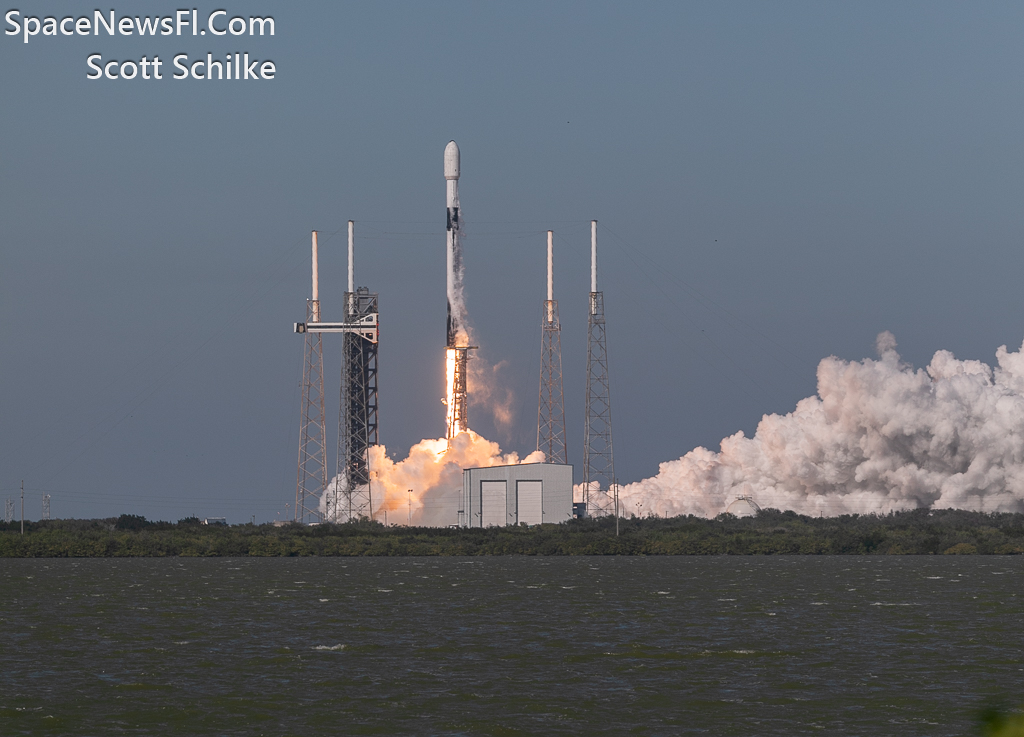 Liftoff MERAH PUTIH 2 Satellite SpaceX Falcon 9 B-1067-17