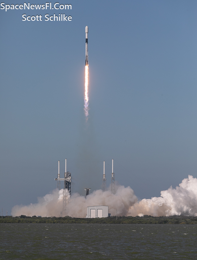 Liftoff MERAH PUTIH 2 Satellite SpaceX Falcon 9 B-1067-17