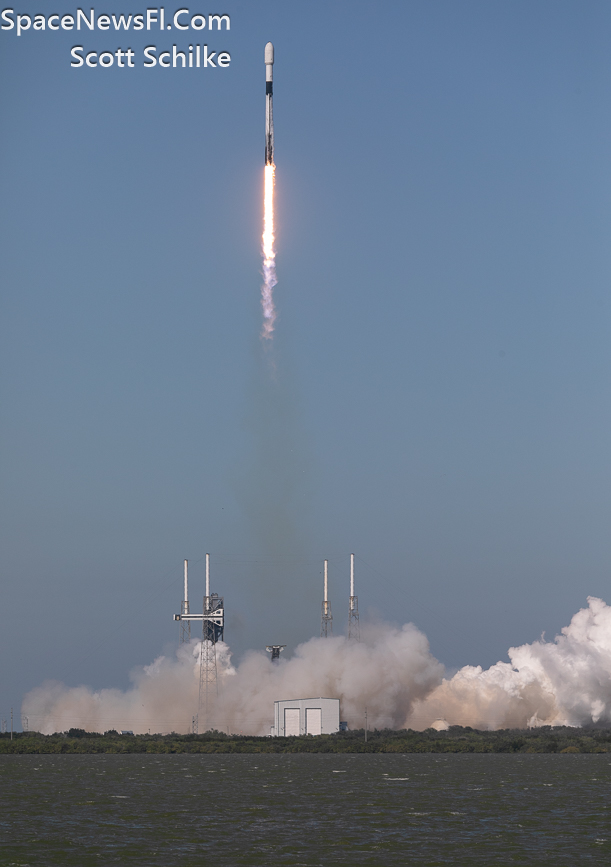 Liftoff MERAH PUTIH 2 Satellite SpaceX Falcon 9 B-1067-17