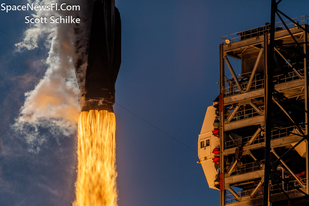 Liftoff SpaceX Falcon 9 B-1067-17 MERAH PUTIH 2 Mission