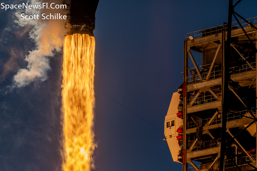 Liftoff SpaceX Falcon 9 B-1067-17 MERAH PUTIH 2 Mission