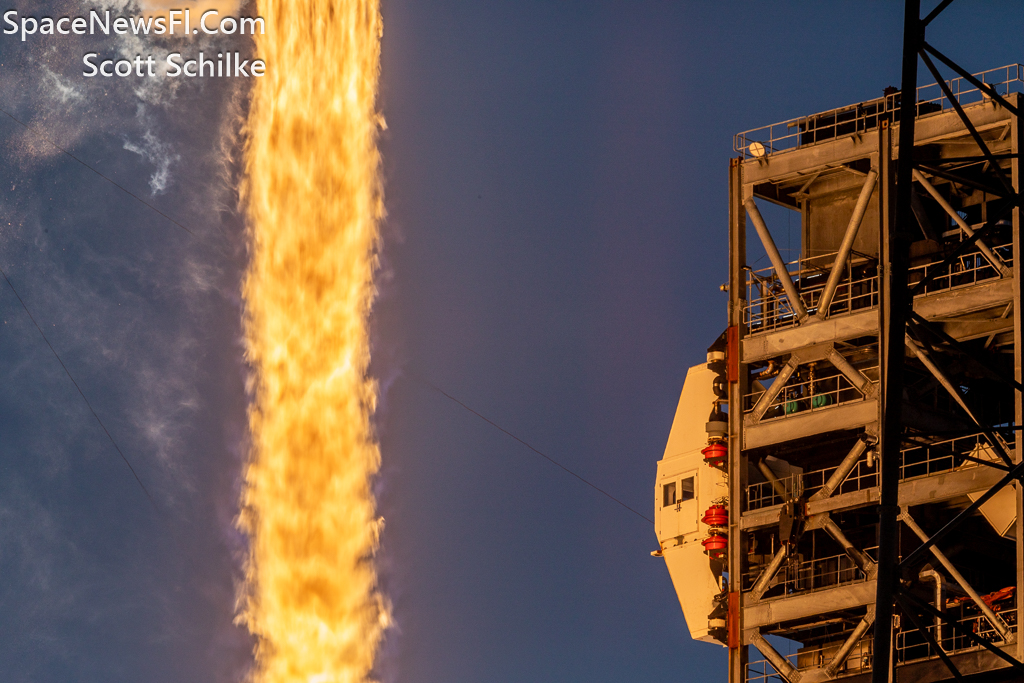Liftoff SpaceX Falcon 9 B-1067-17 MERAH PUTIH 2 Mission