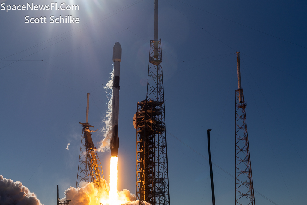 Liftoff SpaceX Falcon 9 B-1067-17 MERAH PUTIH 2 Mission