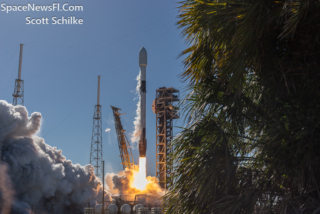 Liftoff SpaceX Falcon 9 B-1067-17 MERAH PUTIH 2 Mission