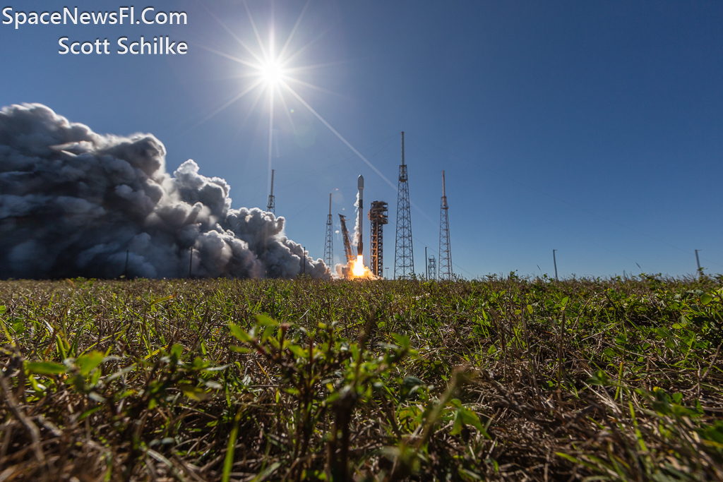 Liftoff SpaceX Falcon 9 B-1067-17 MERAH PUTIH 2 Mission