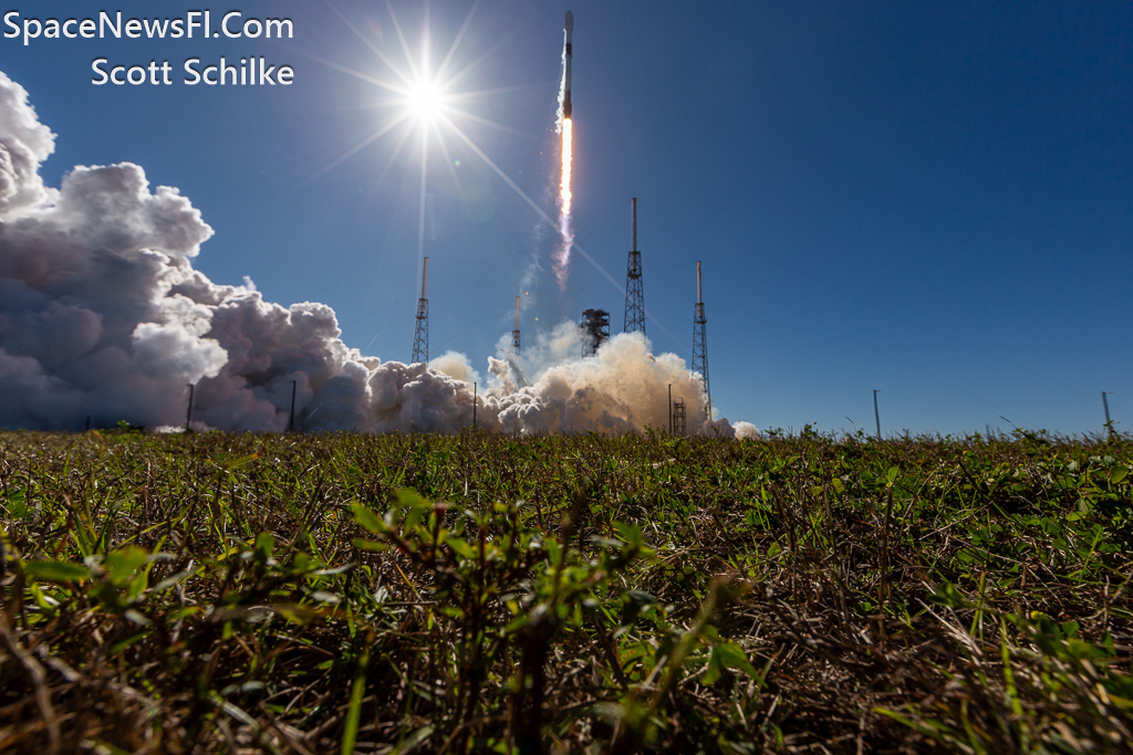 Liftoff SpaceX Falcon 9 B-1067-17 MERAH PUTIH 2 Mission