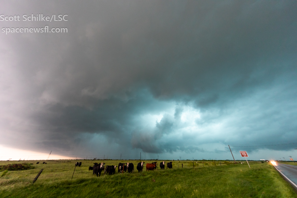 April 27th 2024 A Huge PDSTornadoe Warned Storm Burkburnett Texas 