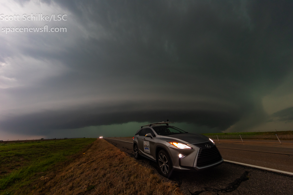 April 27th 2024 A Huge PDSTornadoe Warned Storm Burkburnett Texas 
