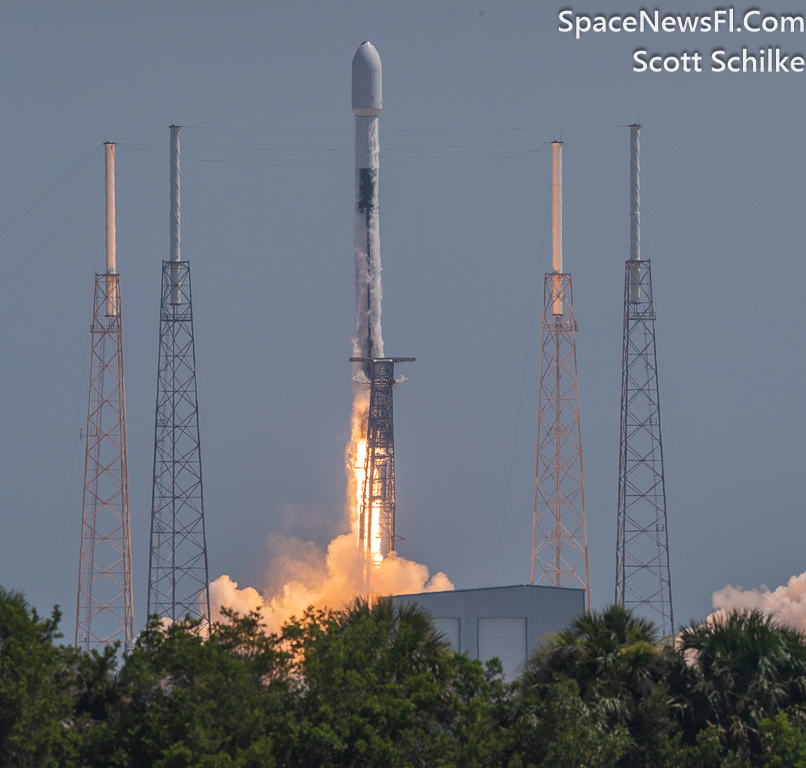SpaceX Falcon 9 Liftoff