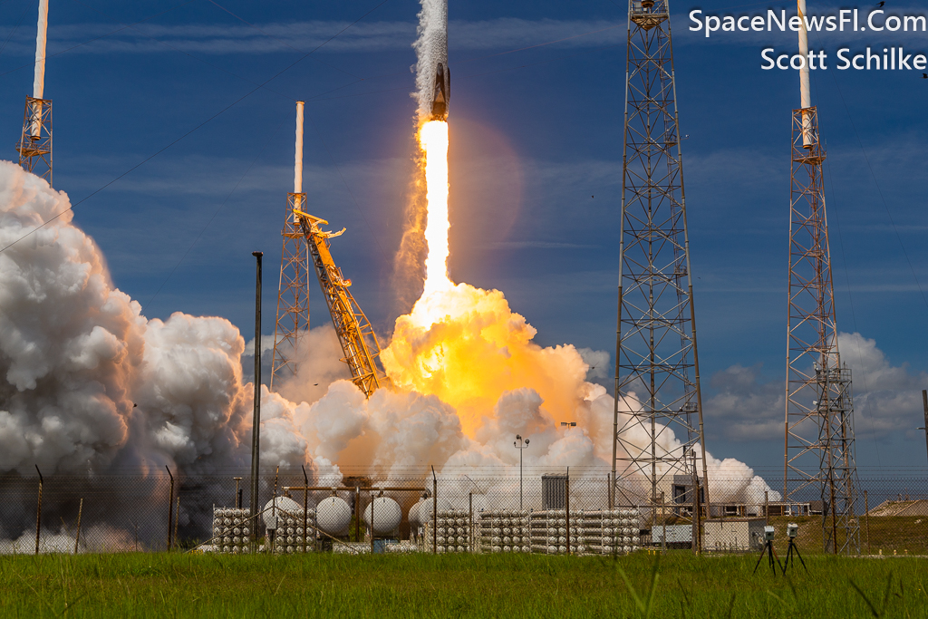 10 Seconds after launch smoke plume