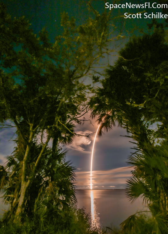 3rd Vertical Long Exposure Streak Shot Starlink 6-7