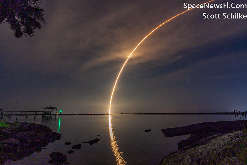 SpaceX Starlink 6-9 with B-1069-9 Streak Shot