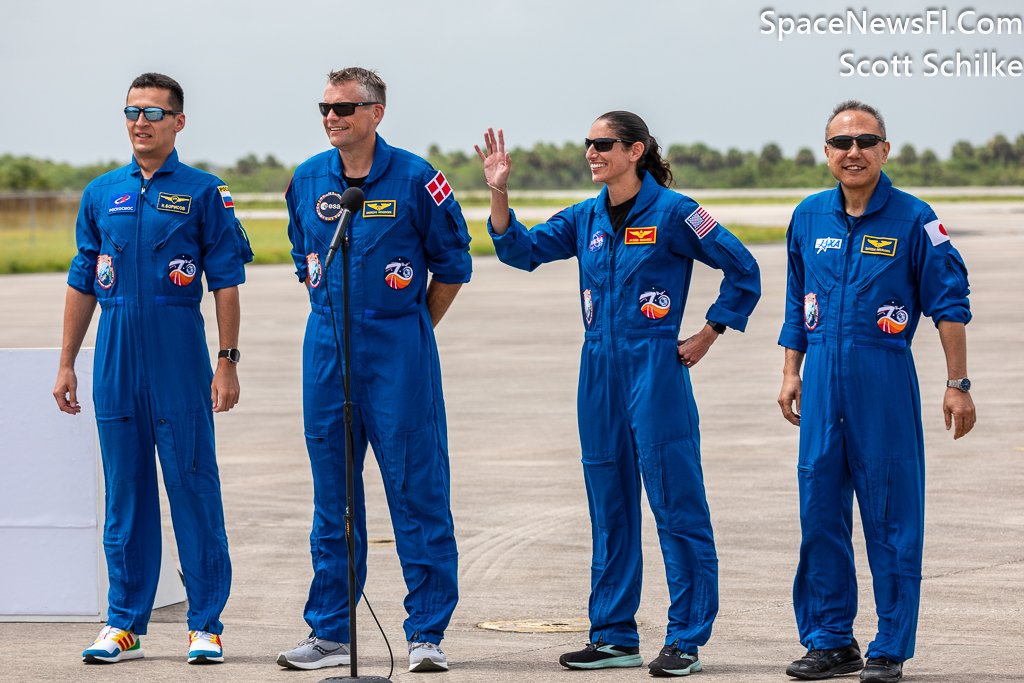 Waving Rookie Commander Jasmin Moghbeli