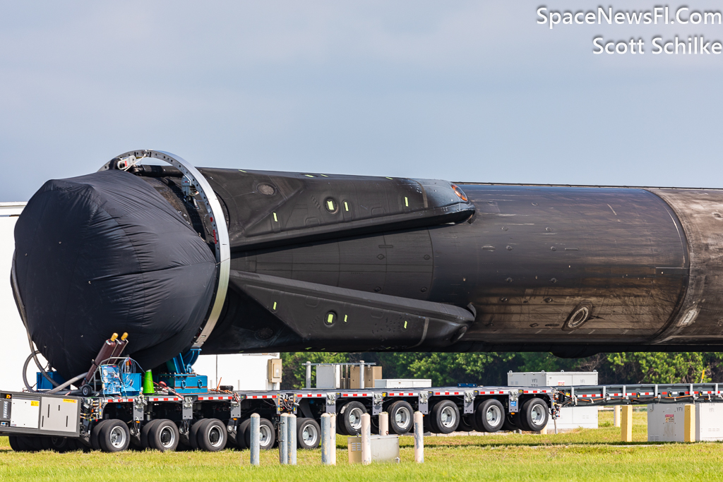 SpaceX B-1073-9 Transport In Front of VAB Heading To LC-39A For Integration