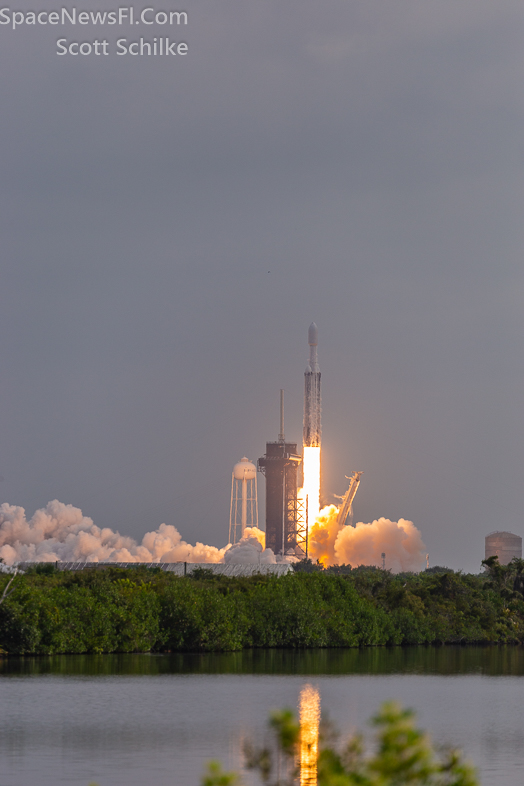 SpaceX Falcon Heavy Liftoff of NASA Psyche Mission
