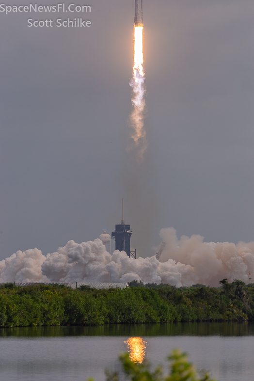 SpaceX Falcon Heavy Liftoff of NASA Psyche Mission