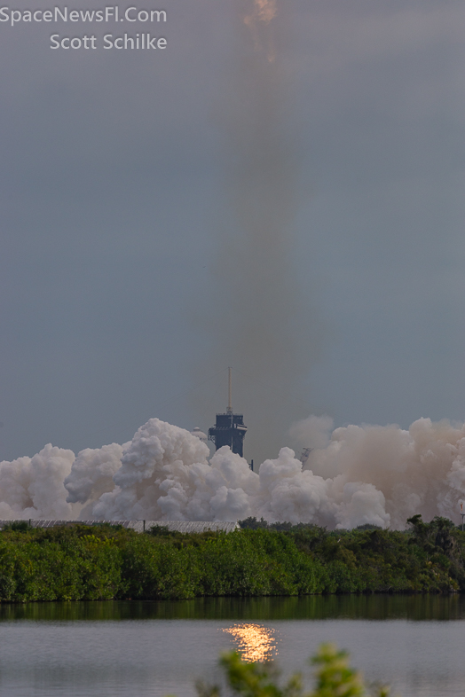 SpaceX Falcon Heavy Liftoff of NASA Psyche Mission