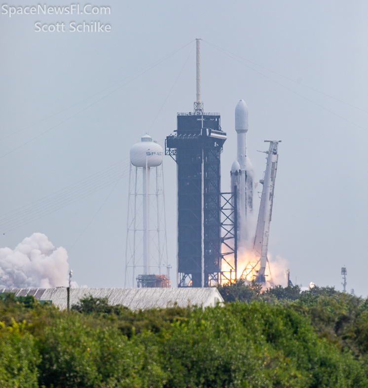 SpaceX Falcon Heavy Liftoff of NASA Psyche Mission