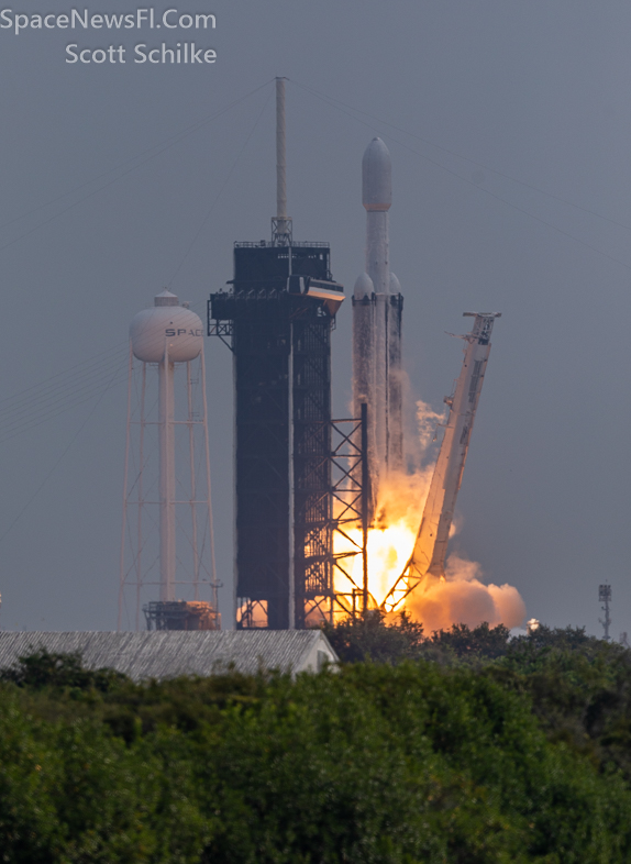 SpaceX Falcon Heavy Liftoff of NASA Psyche Mission