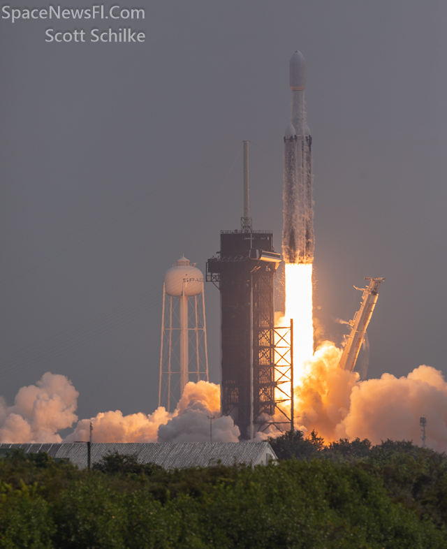 SpaceX Falcon Heavy Liftoff of NASA Psyche Mission