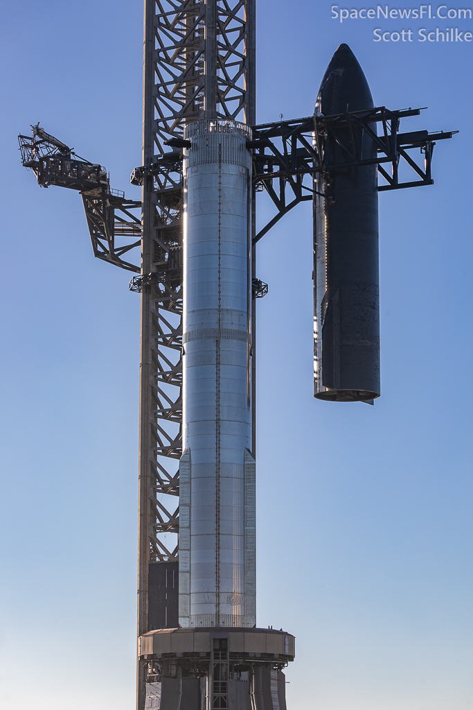 SpaceX Super Heavy Starship S25 Stacking On Top Of B9 Two Days Before Launch Attempt