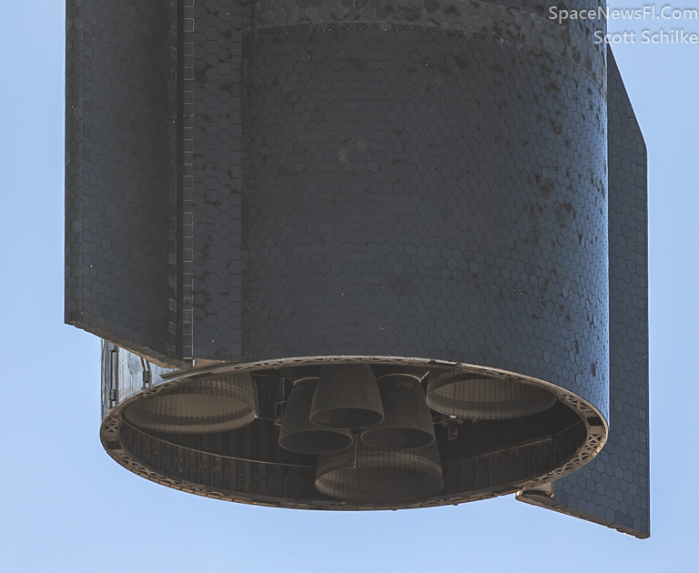SpaceX Super Heavy Starship S25 Stacking On Top Of B9 Two Days Before Launch Attempt
