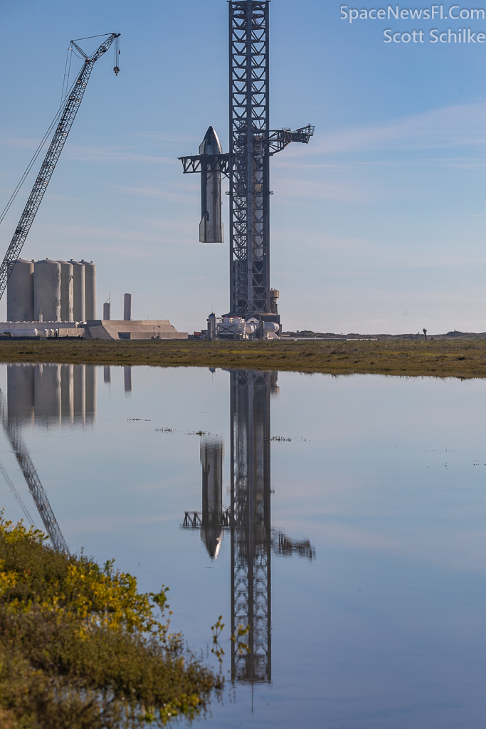 Nov. 17th 2023 SpaceX Starbase Starship S25 Stacking On B9