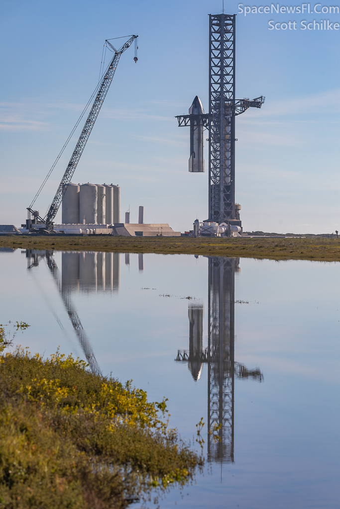 Nov. 17th 2023 SpaceX Starbase Starship S25 Stacking On B9