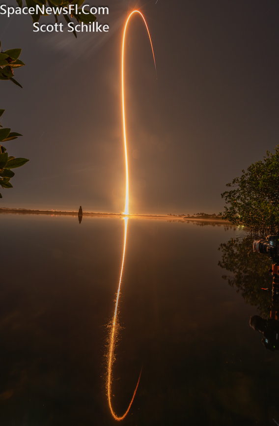 A RARE DOG LEG PHOTO OF FALCON 9 LIFTOFF